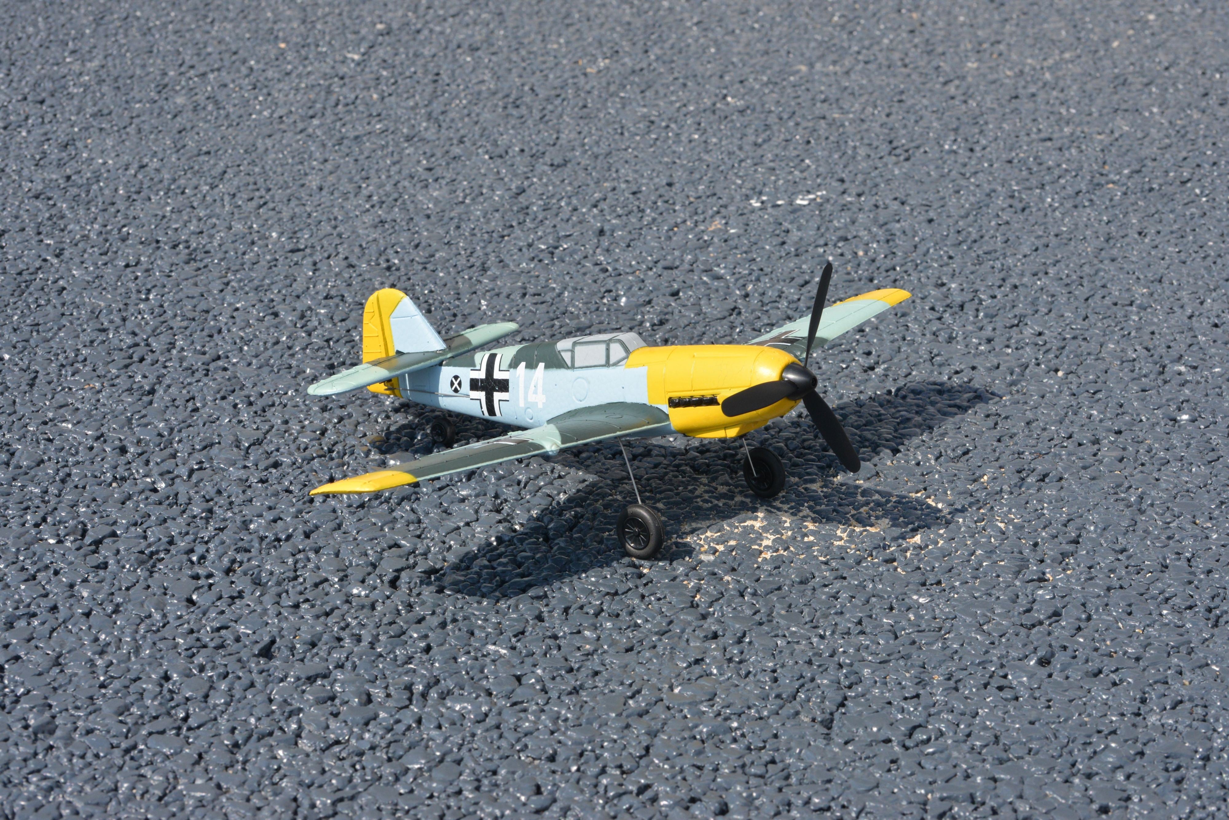 How should a novice choose a remote-controlled aircraft